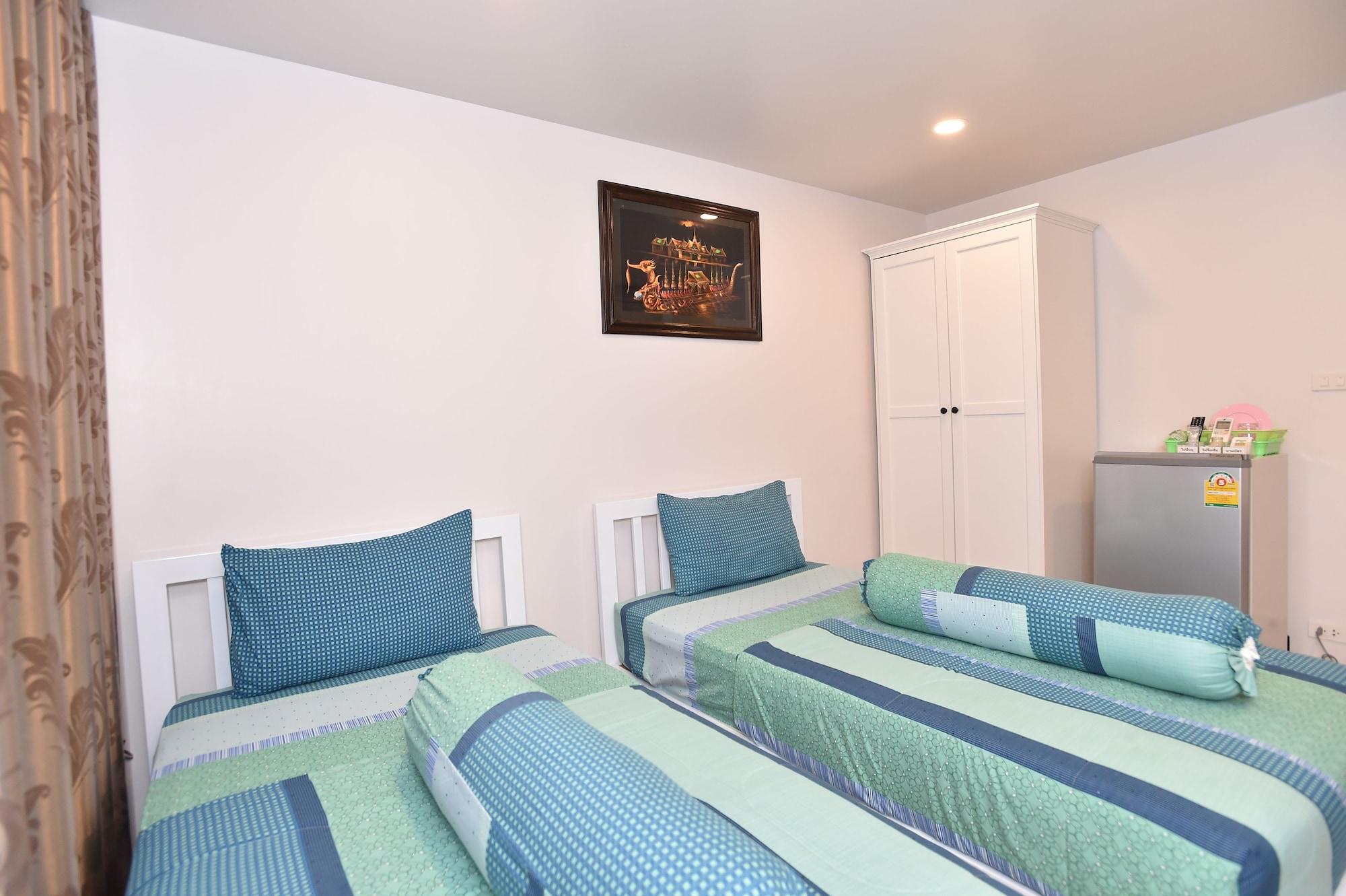 Parvena Hotel Банкок Екстериор снимка