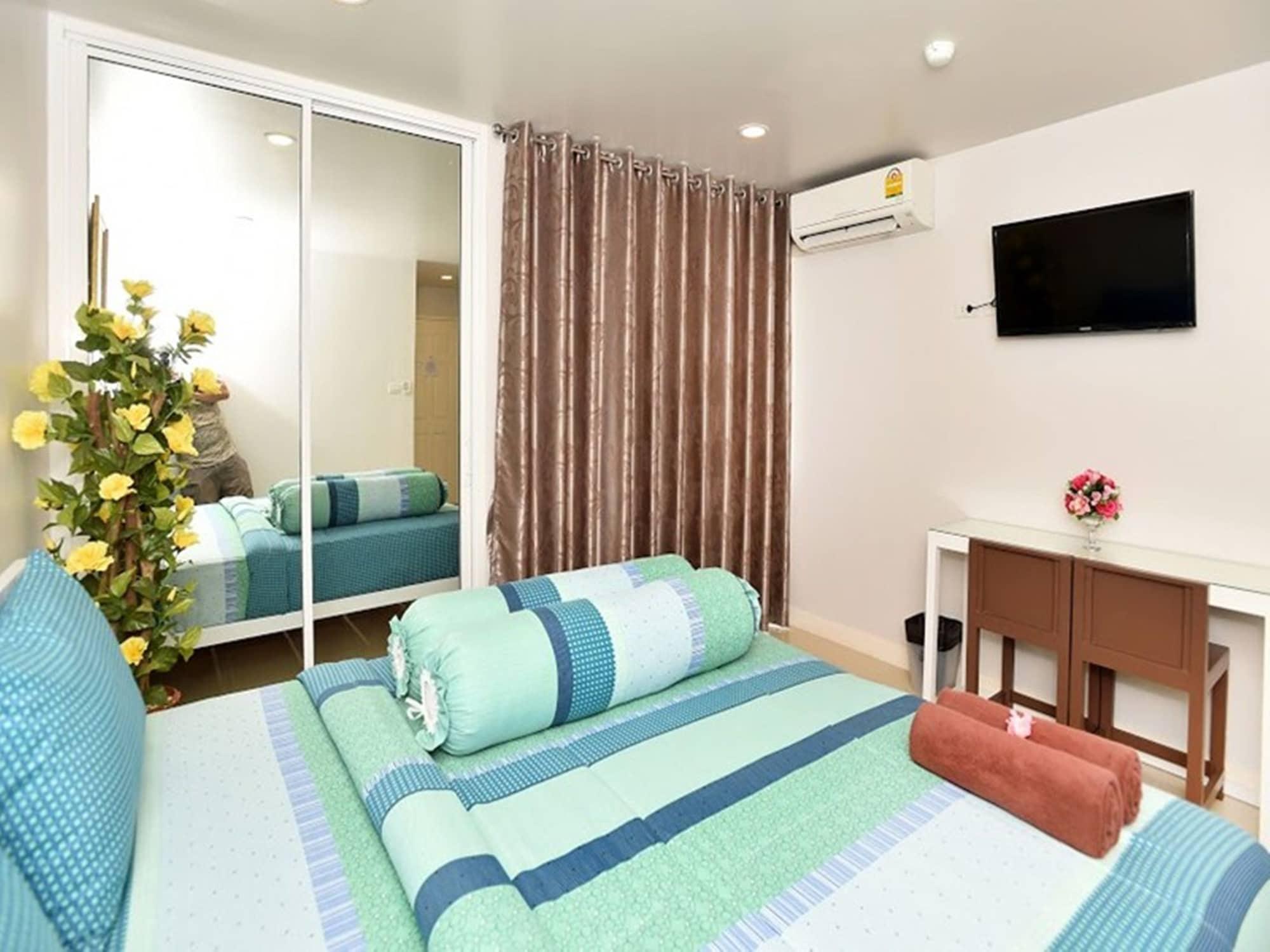 Parvena Hotel Банкок Екстериор снимка