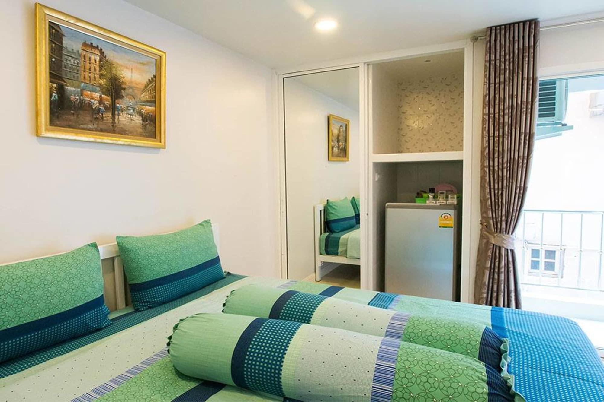 Parvena Hotel Банкок Екстериор снимка