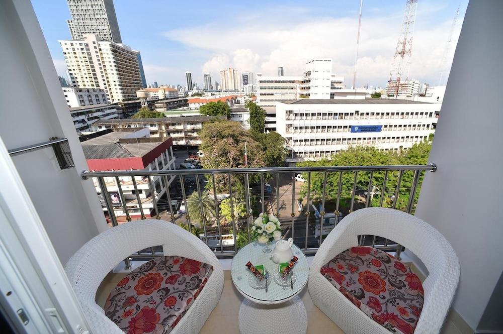 Parvena Hotel Банкок Екстериор снимка